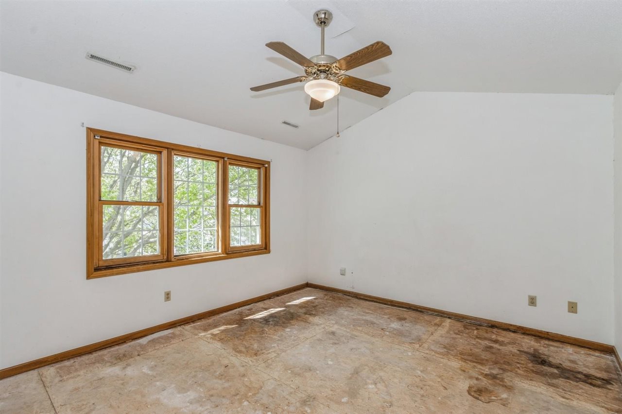 1614 Dickenson Ln