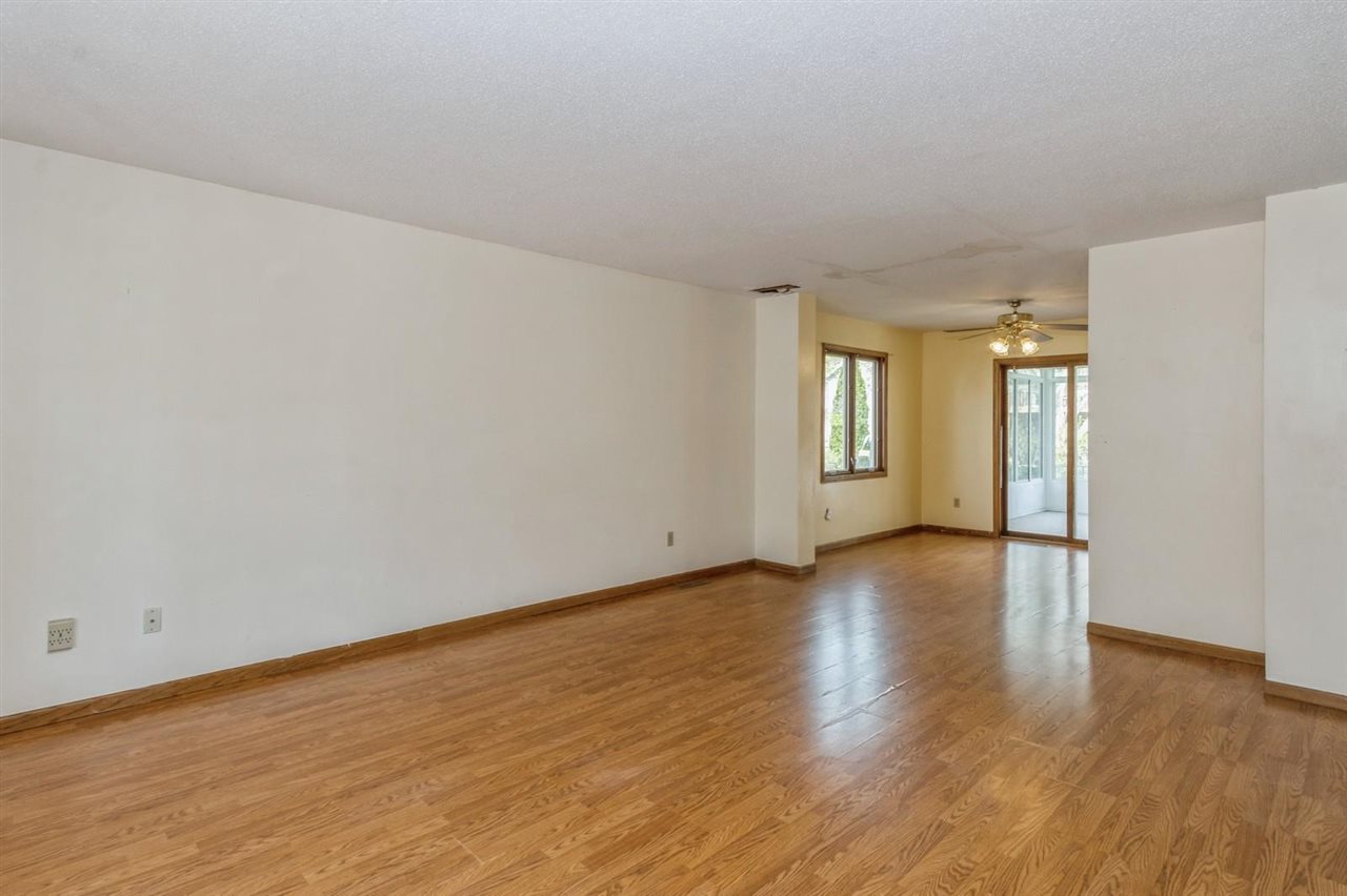 1614 Dickenson Ln