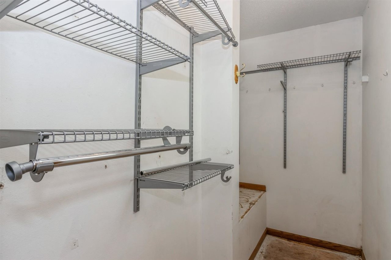1614 Dickenson Ln