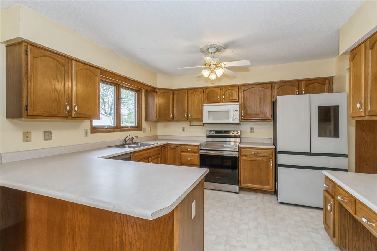 1614 Dickenson Ln
