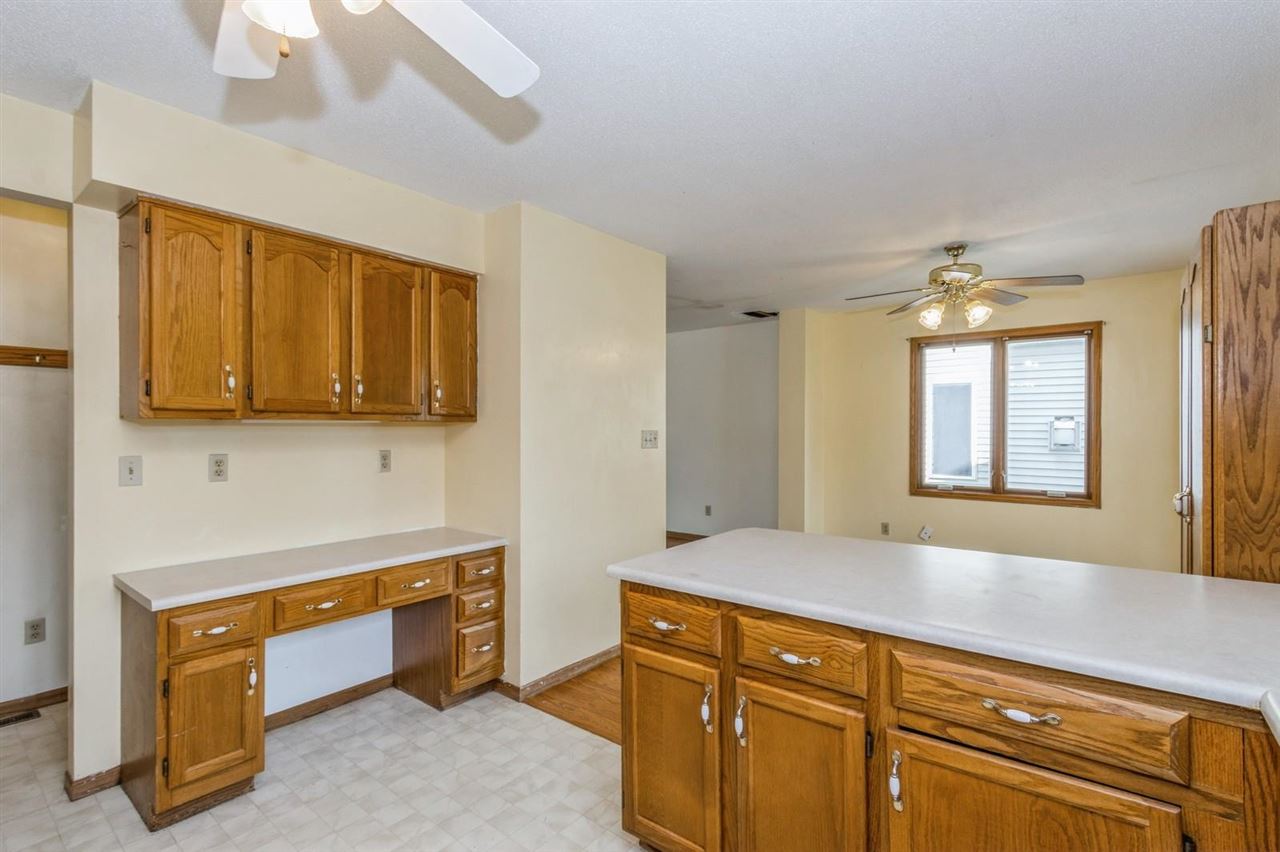 1614 Dickenson Ln