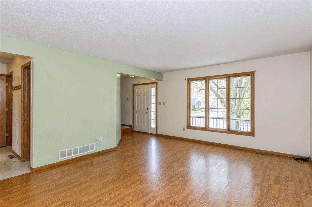 1614 Dickenson Ln