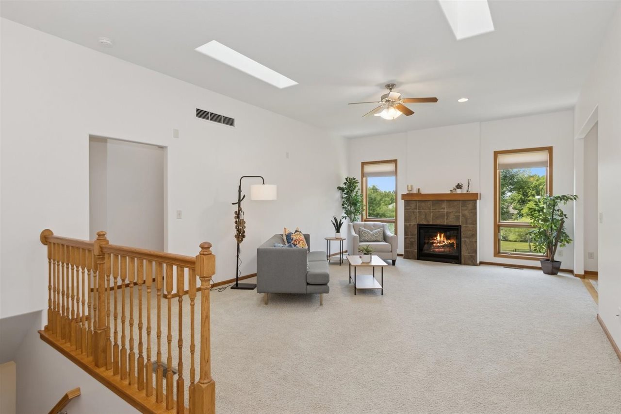 931 Tamarack Trl