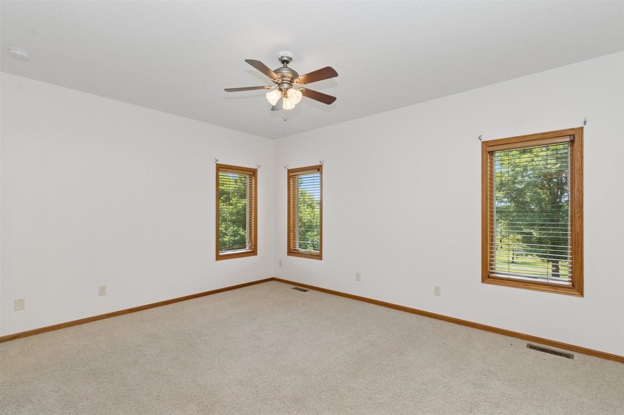 931 Tamarack Trl
