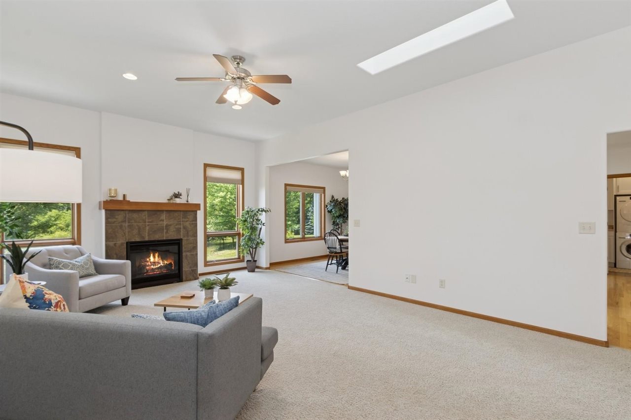 931 Tamarack Trl