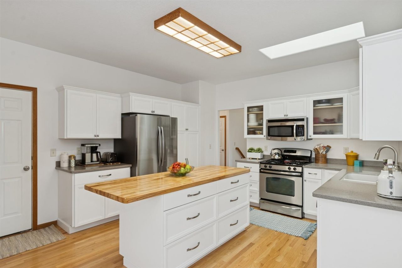 931 Tamarack Trl