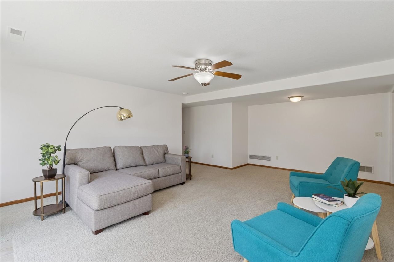 931 Tamarack Trl