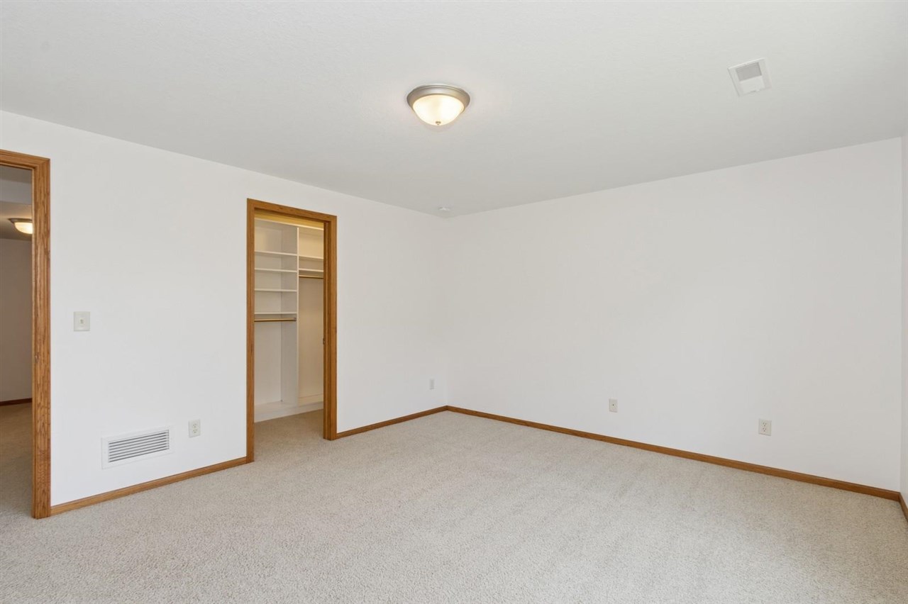 931 Tamarack Trl