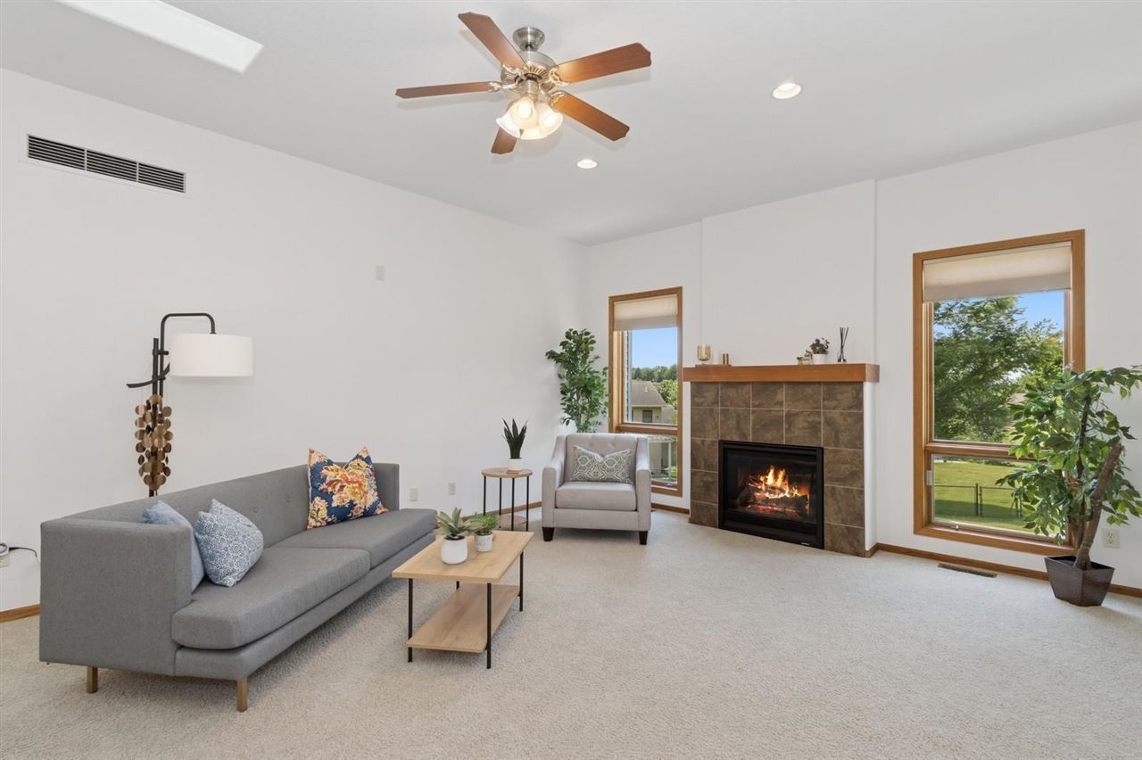 931 Tamarack Trl