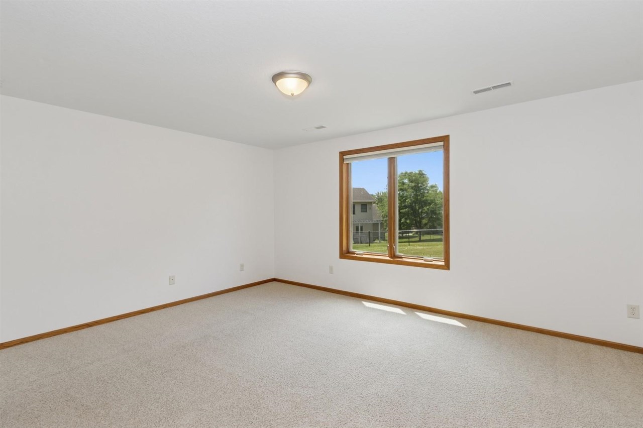 931 Tamarack Trl