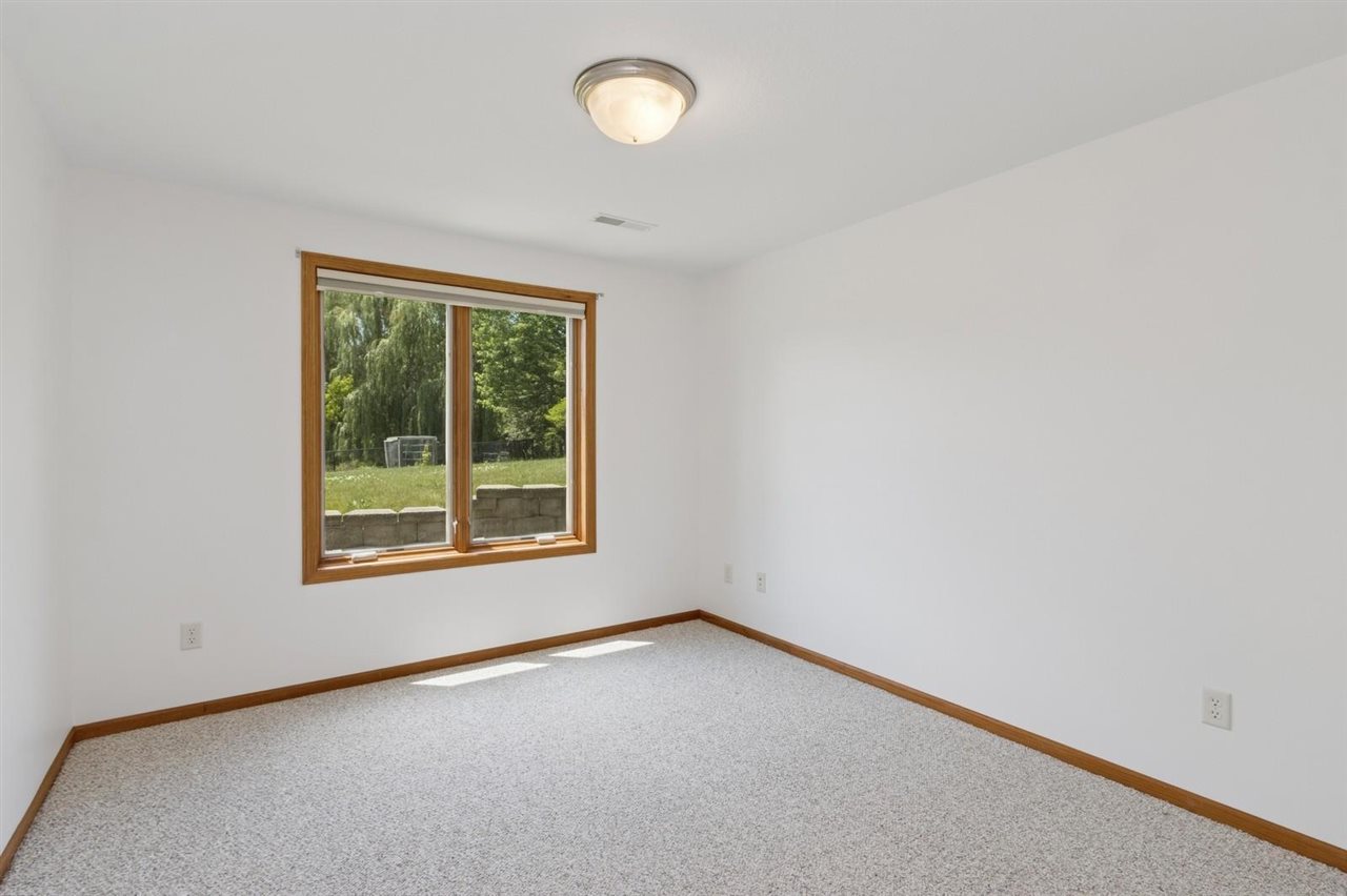 931 Tamarack Trl