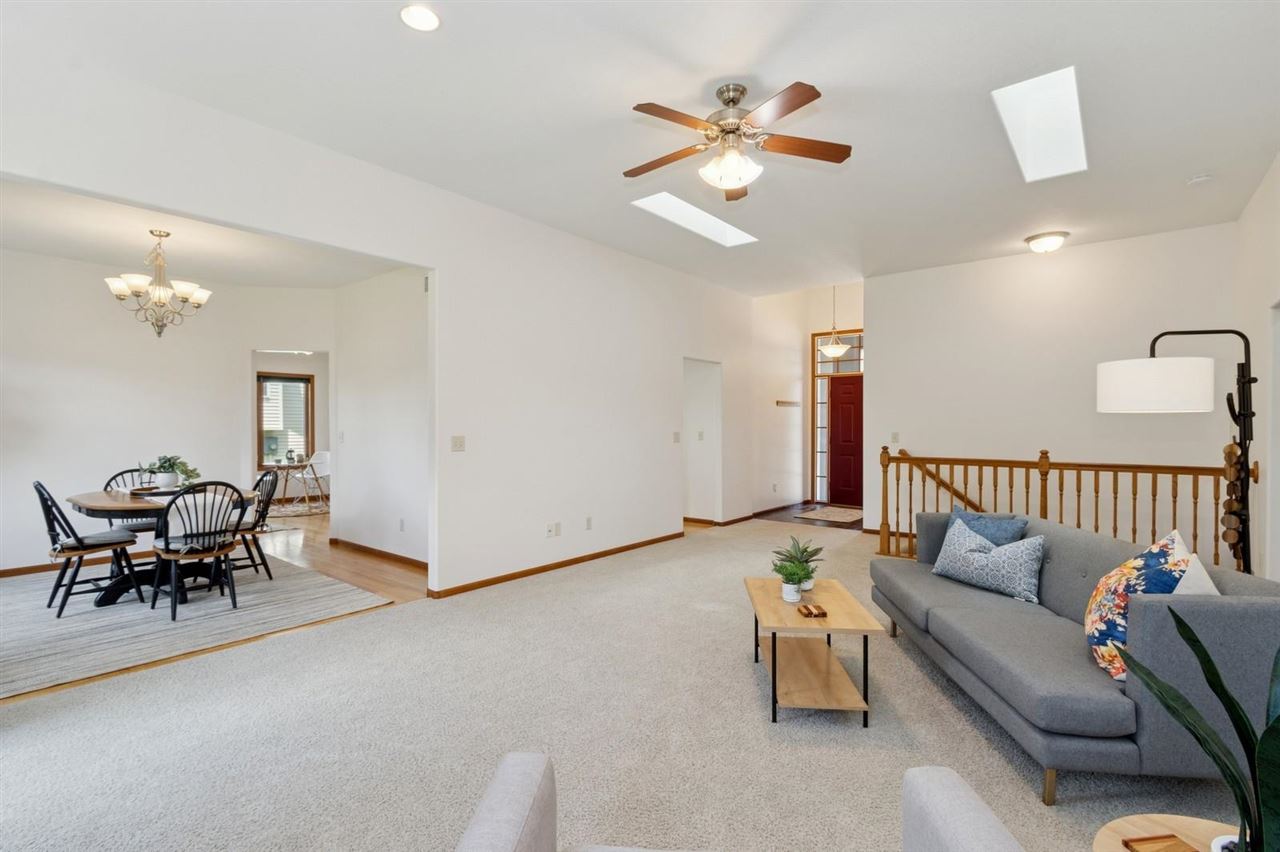 931 Tamarack Trl