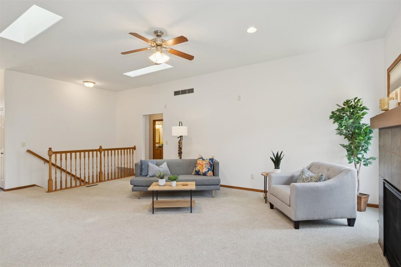 931 Tamarack Trl