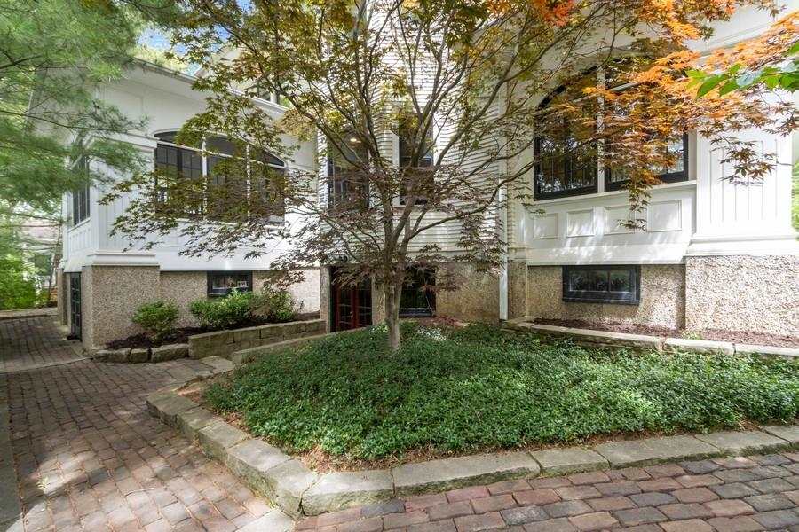 404 Brown St