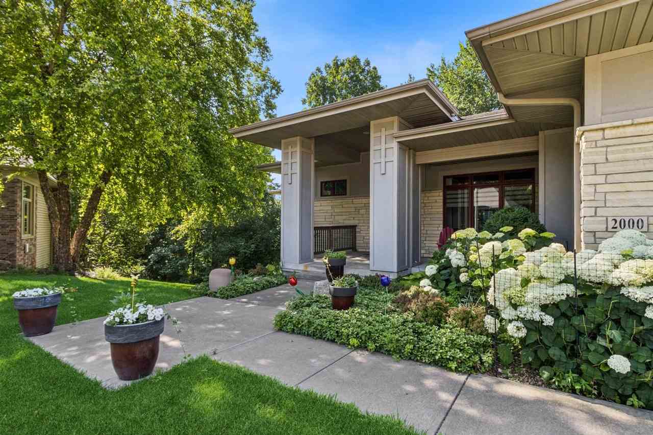 2000 Forest Hill Cir