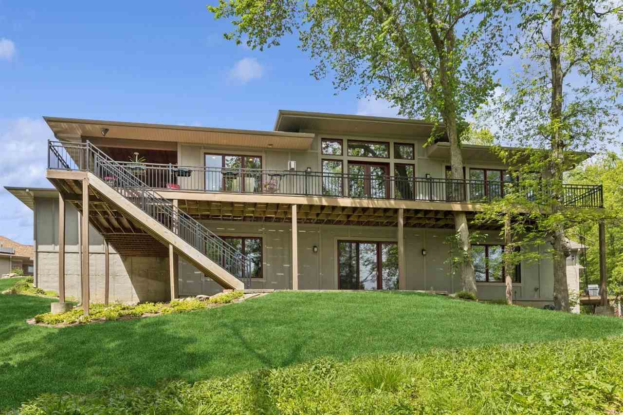 2000 Forest Hill Cir