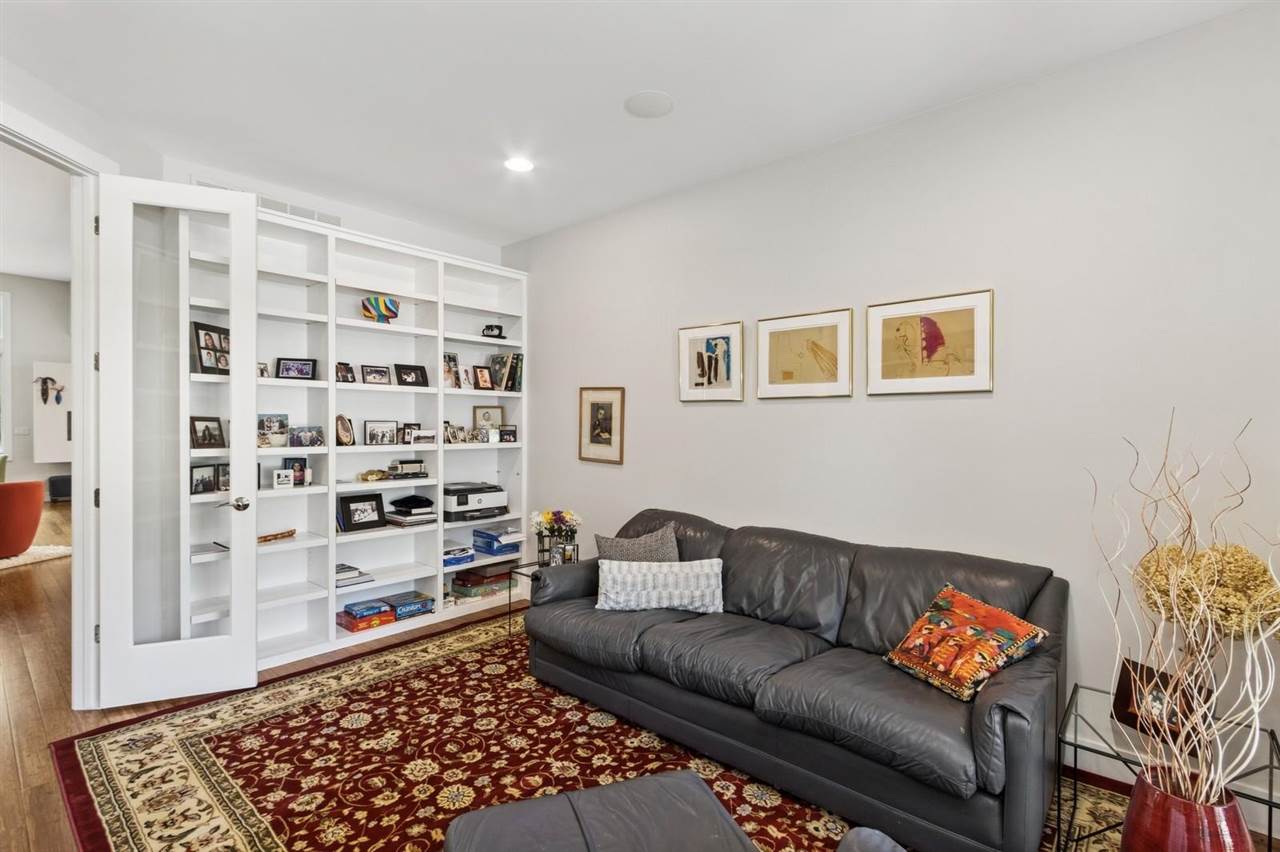2000 Forest Hill Cir