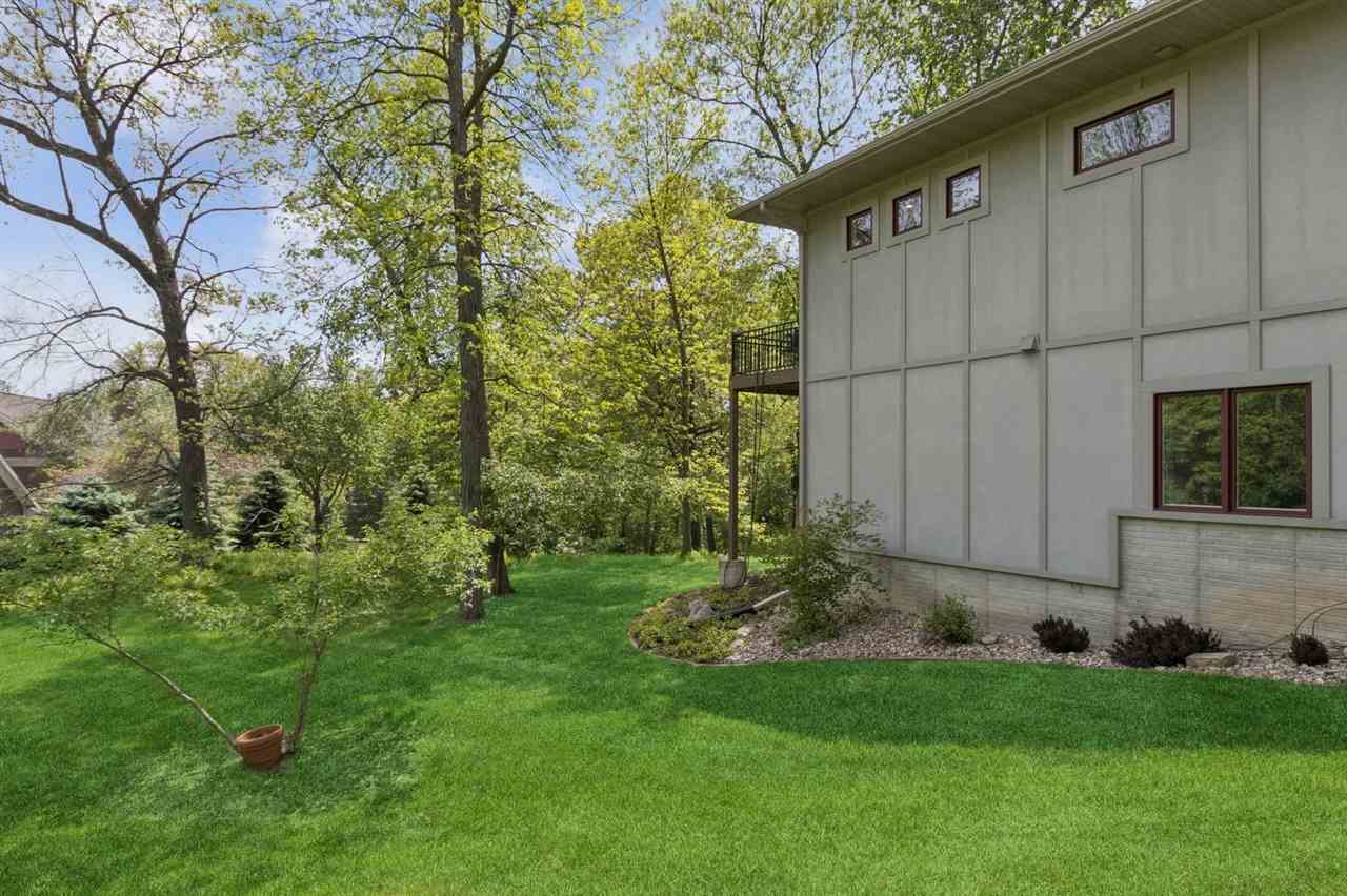 2000 Forest Hill Cir