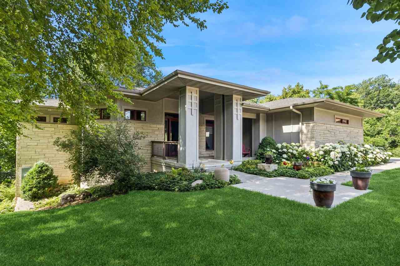 2000 Forest Hill Cir