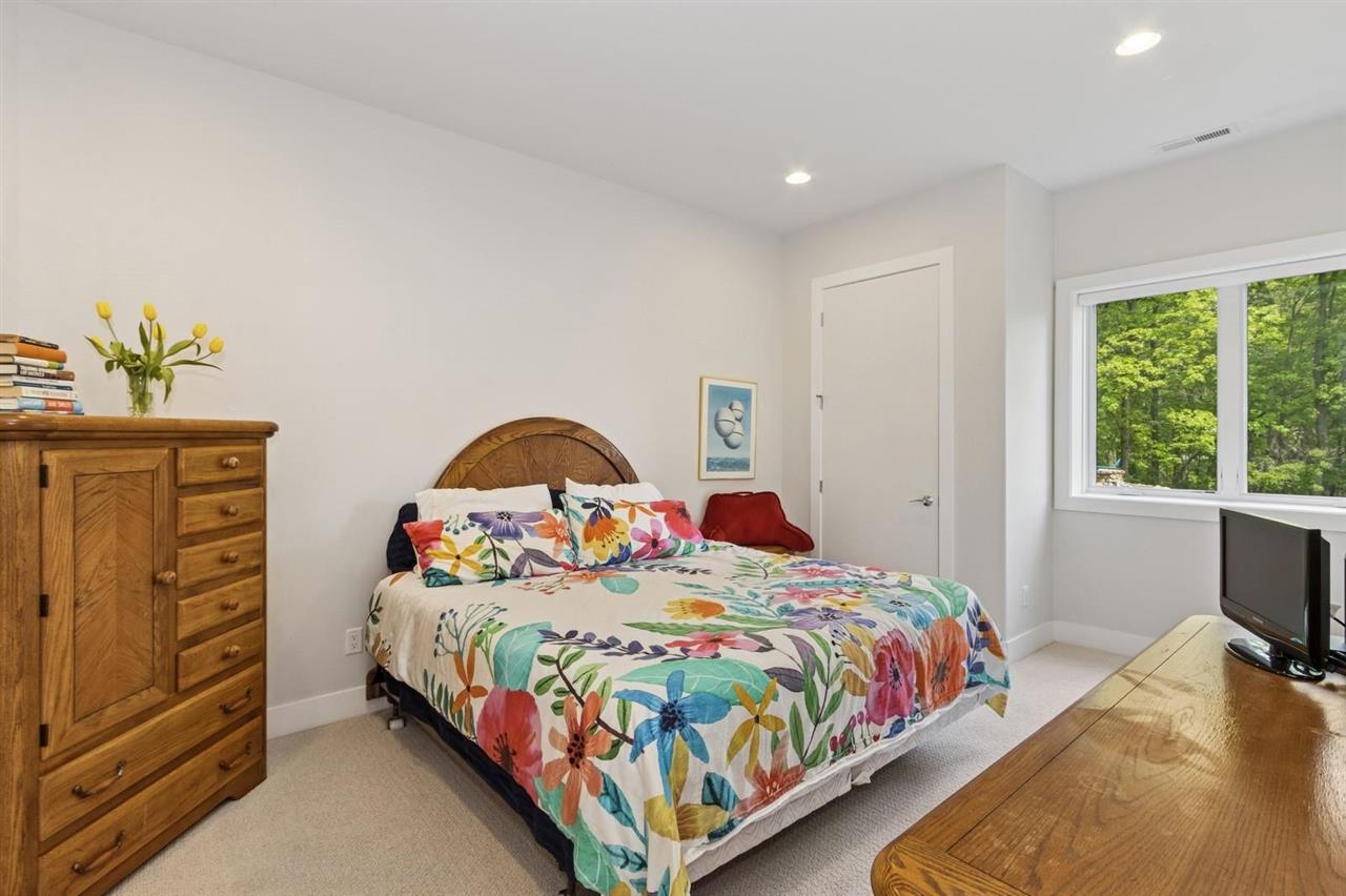 2000 Forest Hill Cir