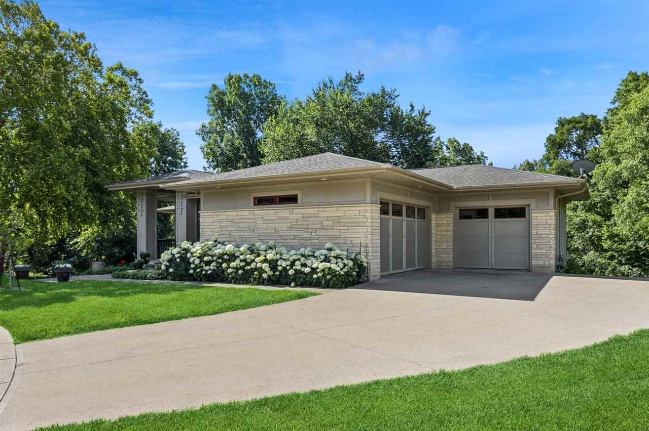 2000 Forest Hill Cir
