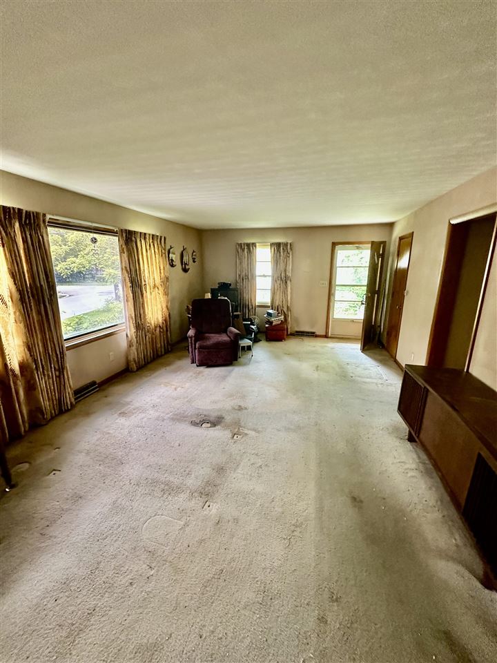 635 Whiting Ave