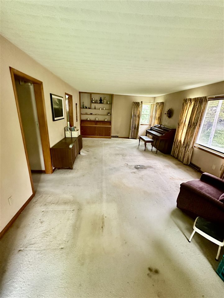 635 Whiting Ave