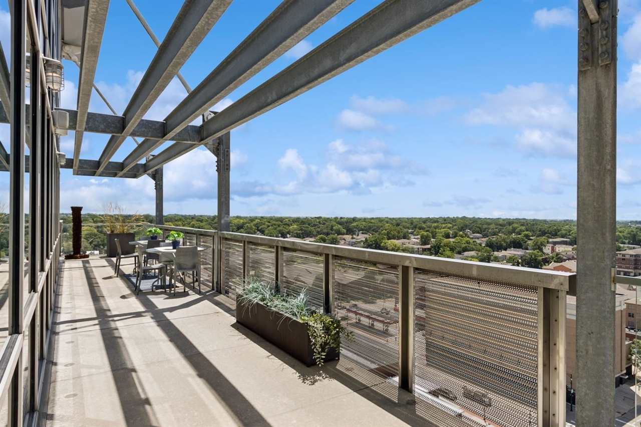 221 E College St Unit: Nos. 1301 +1302