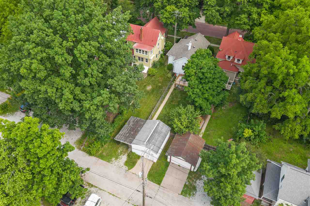 323 Brown St