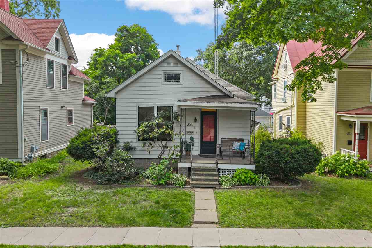 323 Brown St