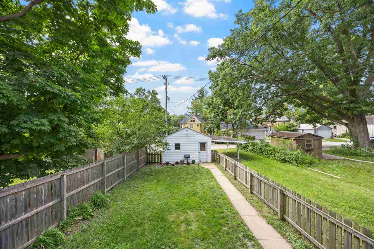 323 Brown St