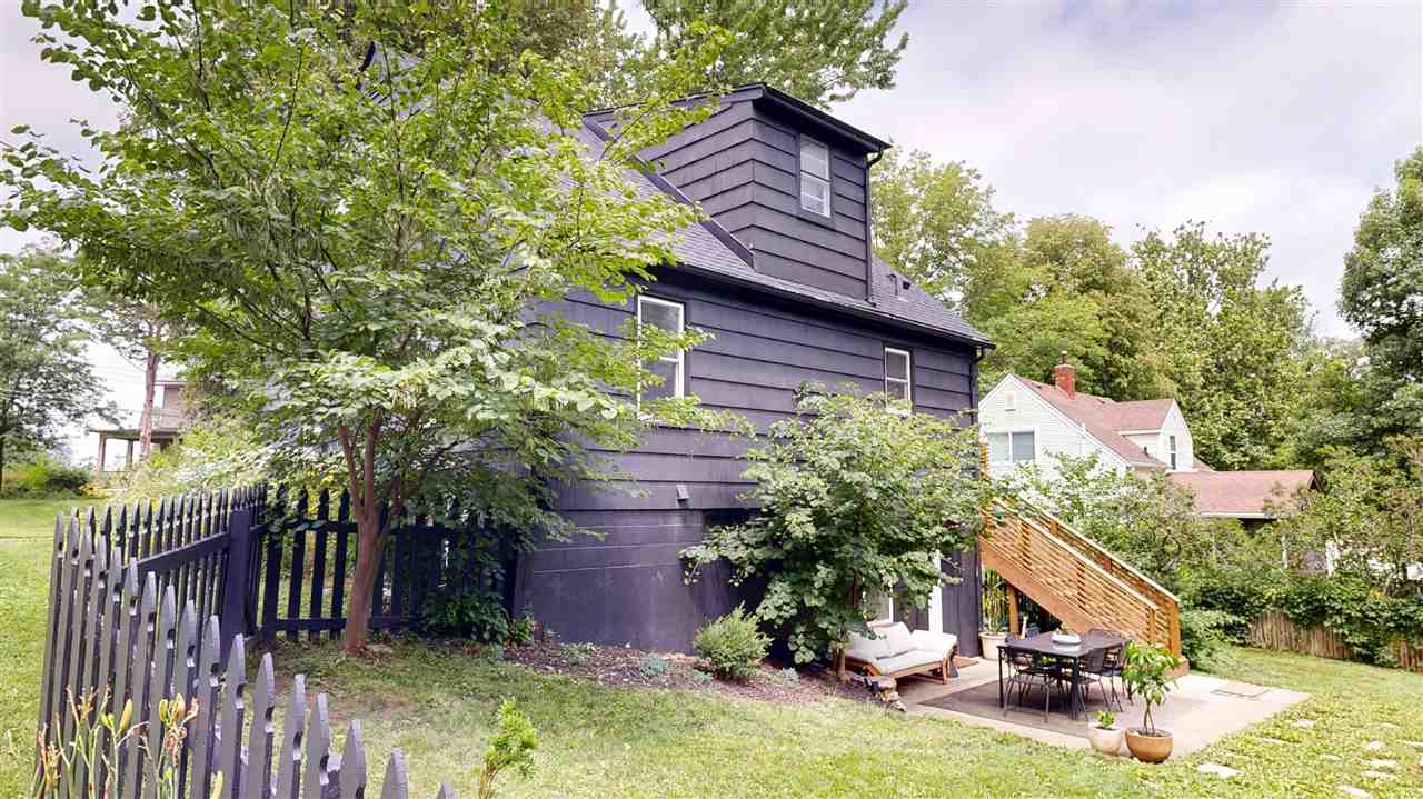 910 3rd Ave