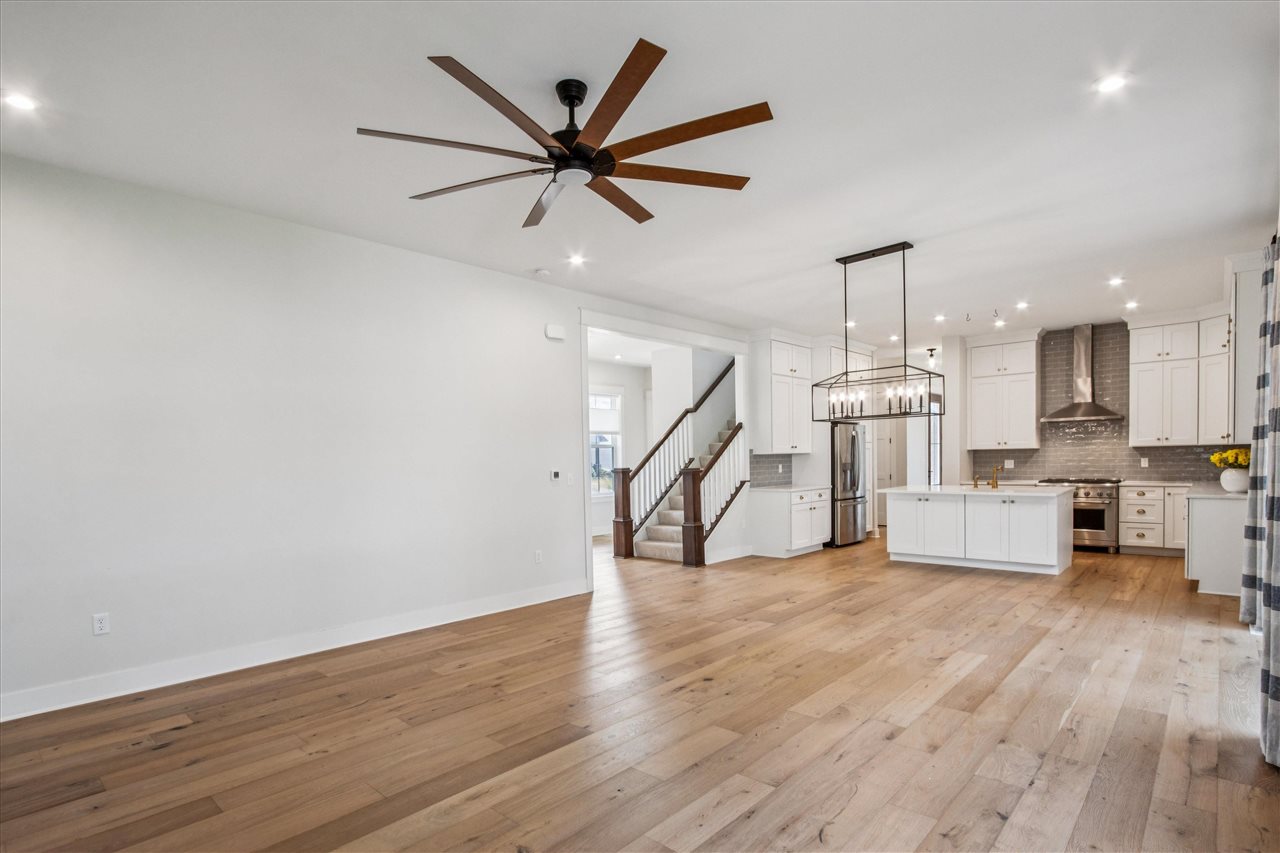 453 Windmill Pl