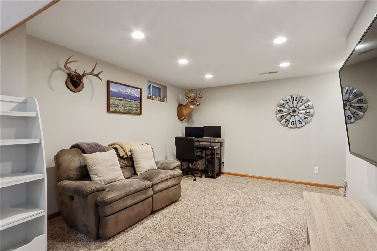 1205 Deerfield Dr