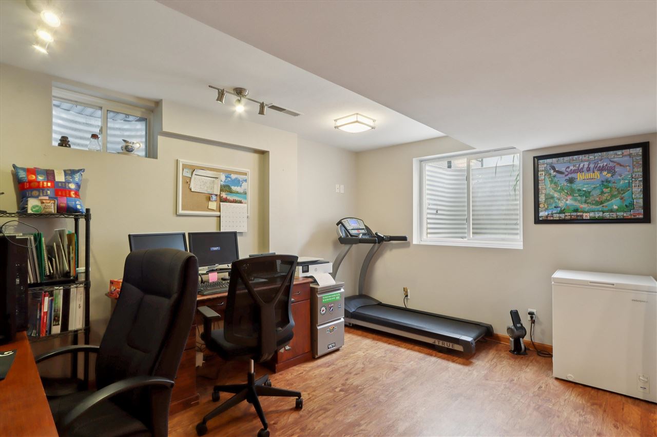 1205 Deerfield Dr