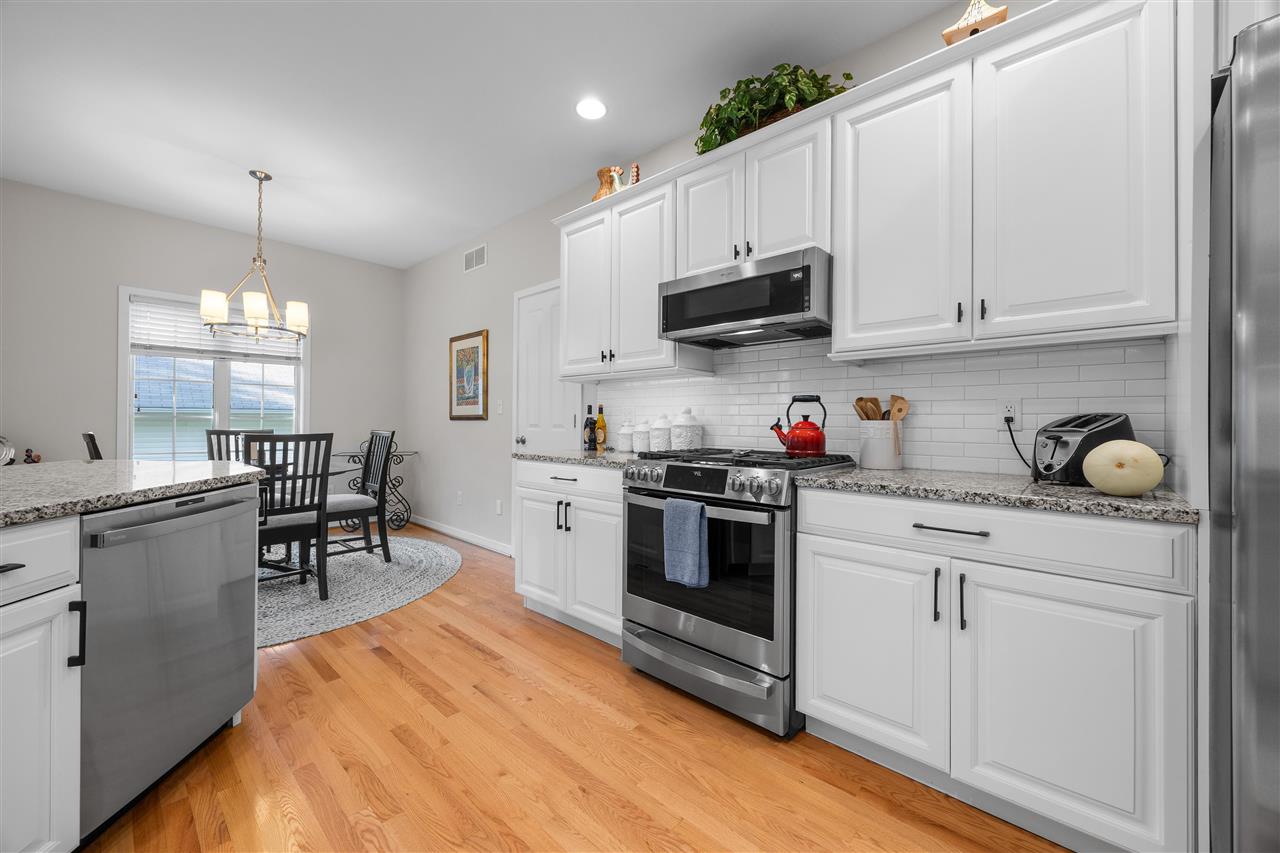 2700 Oakmont Ct