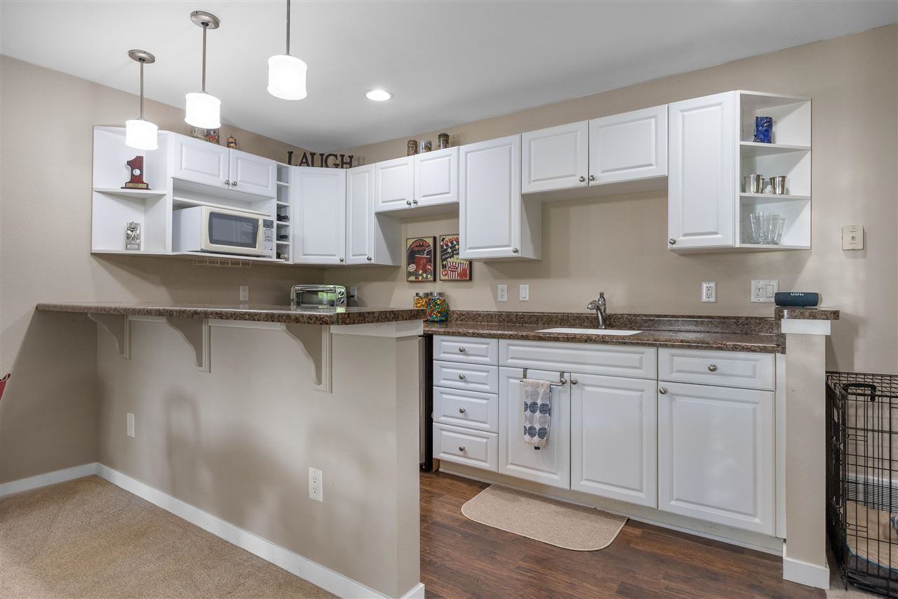 2700 Oakmont Ct