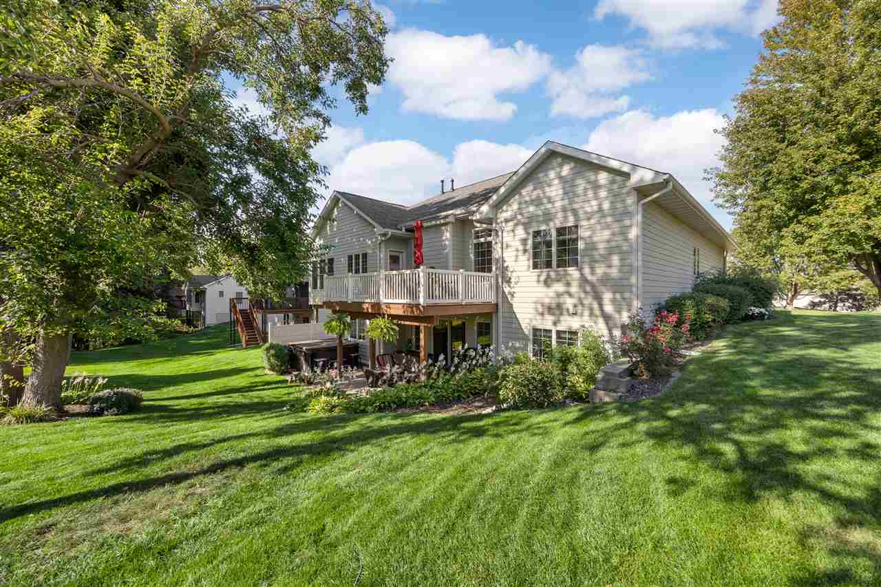 2700 Oakmont Ct