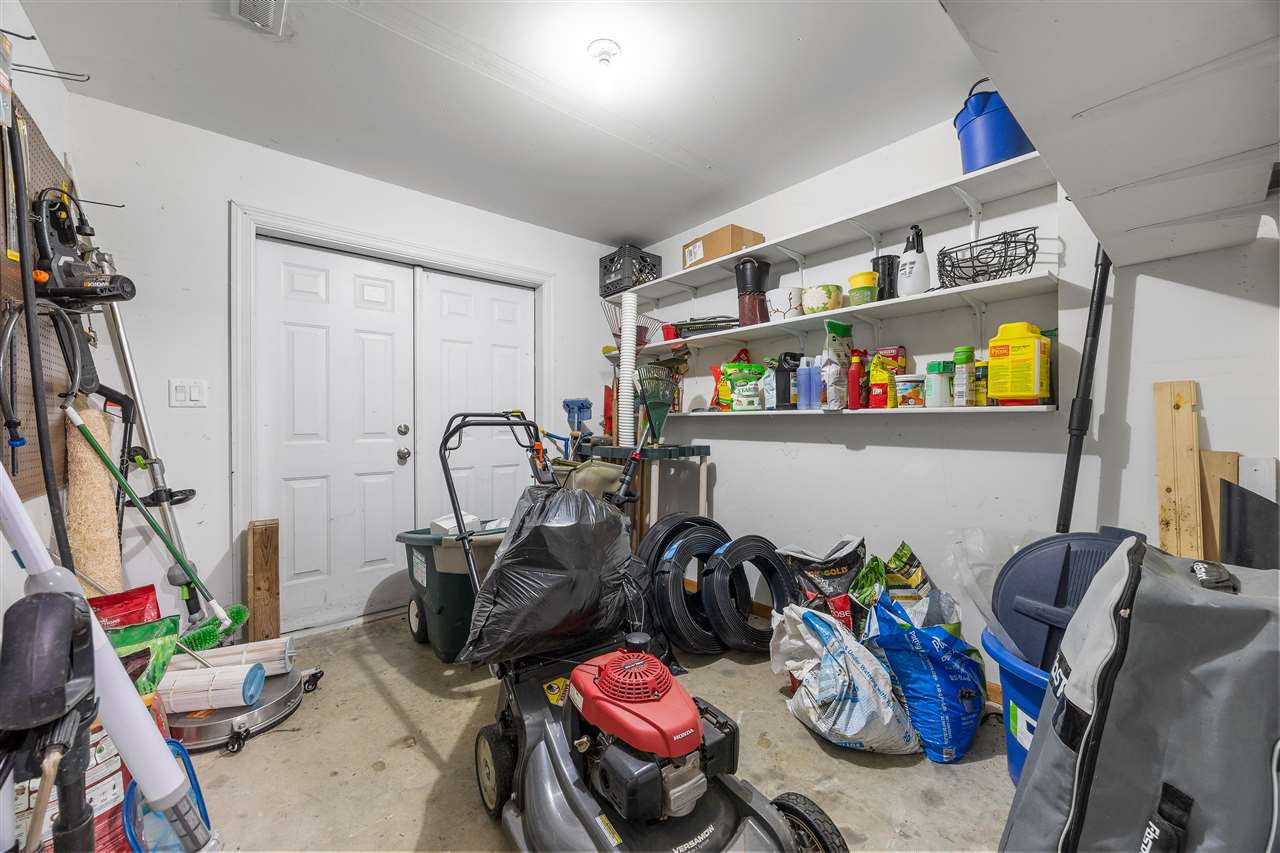2700 Oakmont Ct