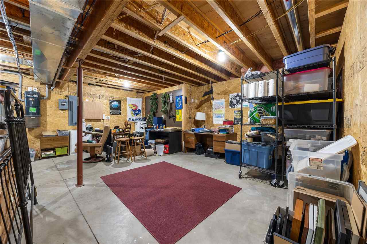 2700 Oakmont Ct