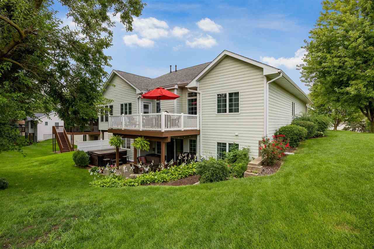 2700 Oakmont Ct