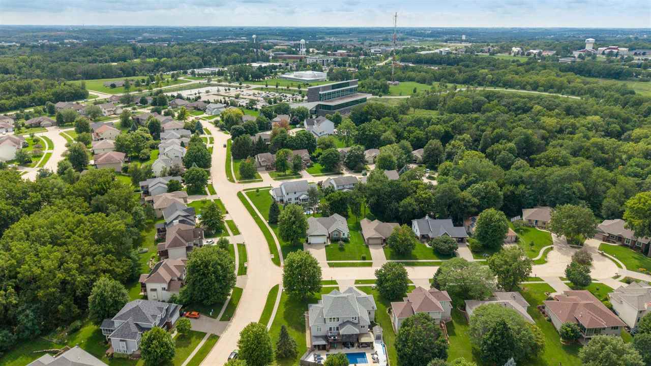 2700 Oakmont Ct