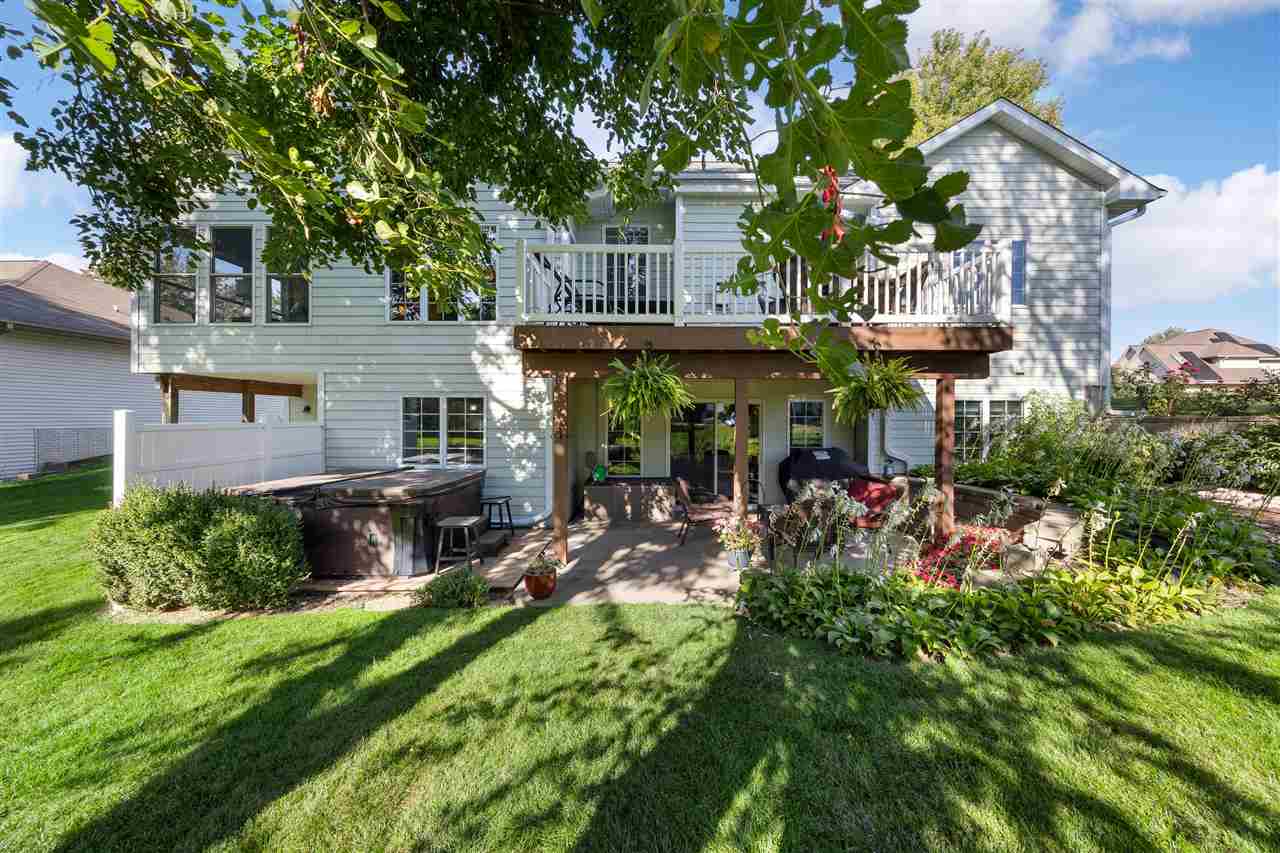 2700 Oakmont Ct