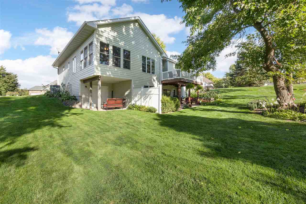 2700 Oakmont Ct