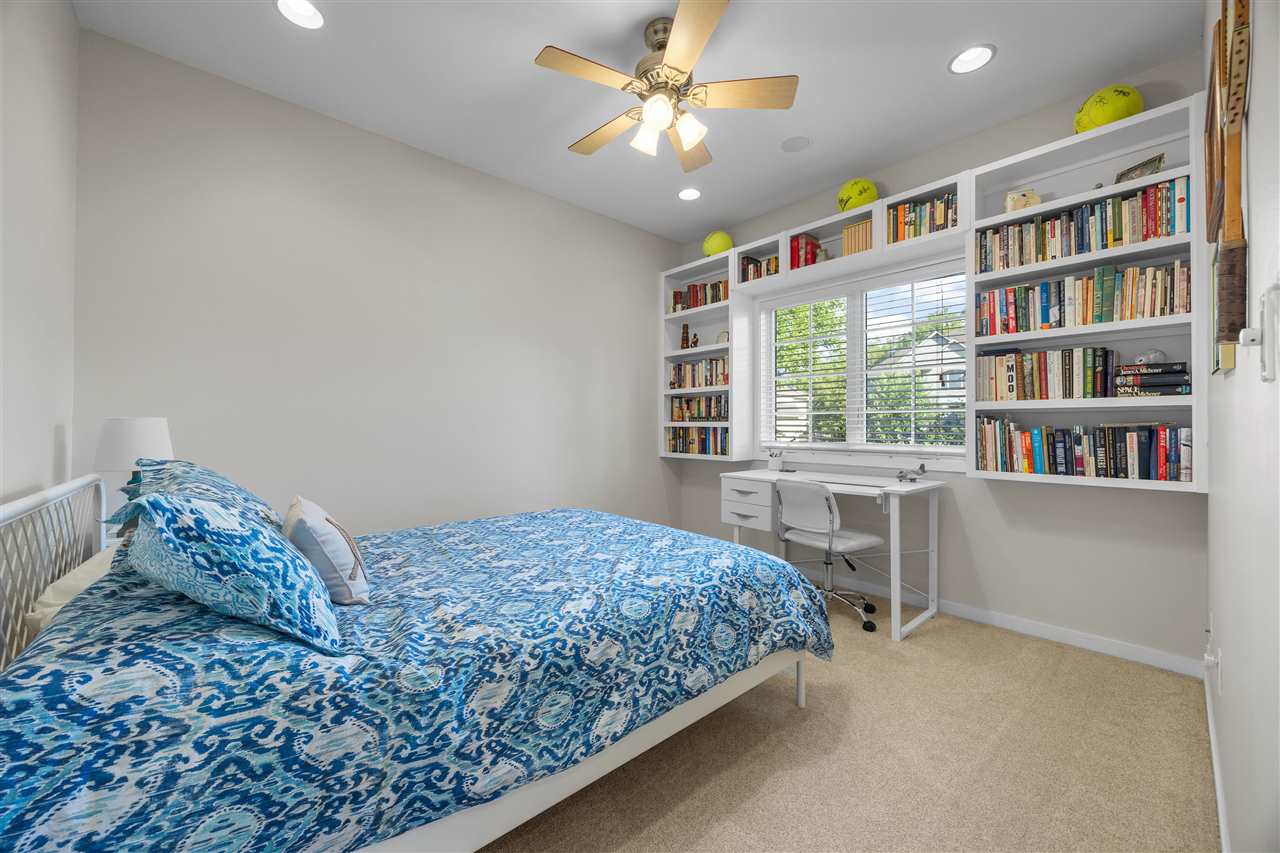 2700 Oakmont Ct