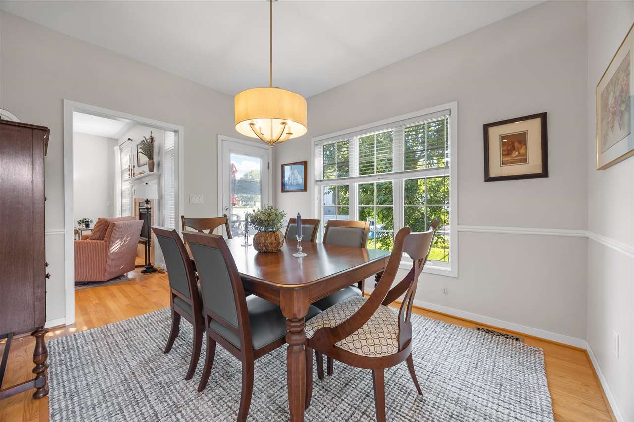 2700 Oakmont Ct