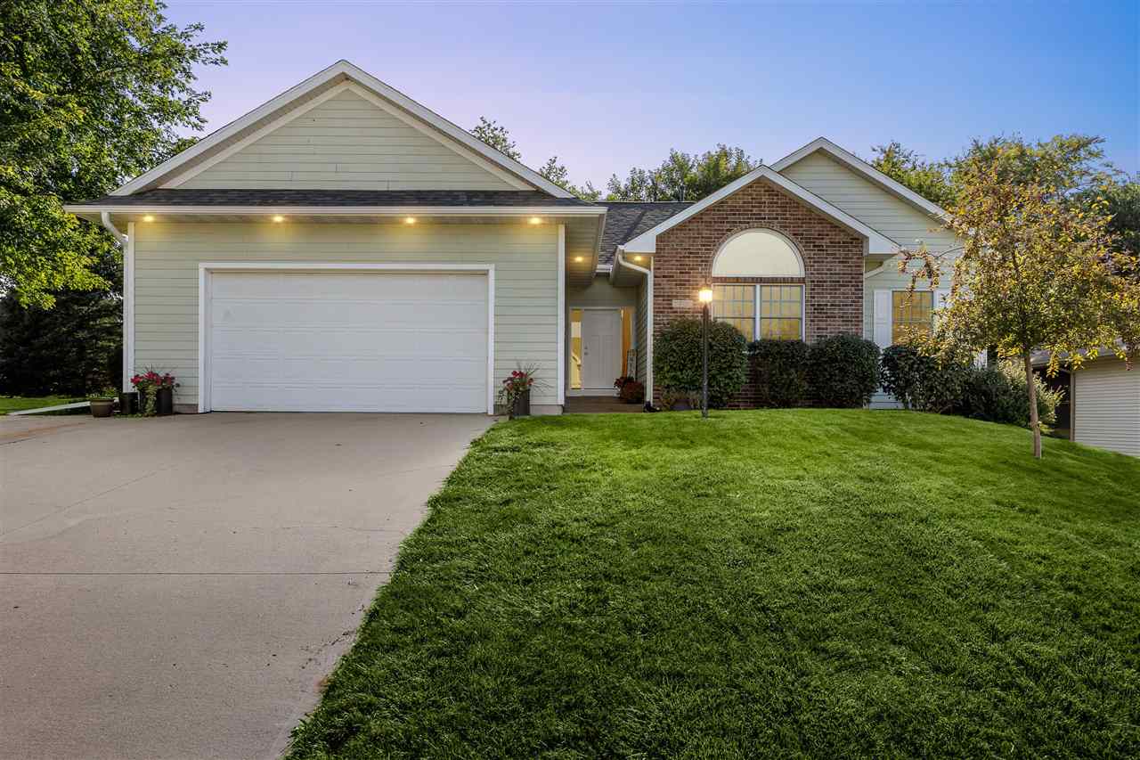2700 Oakmont Ct