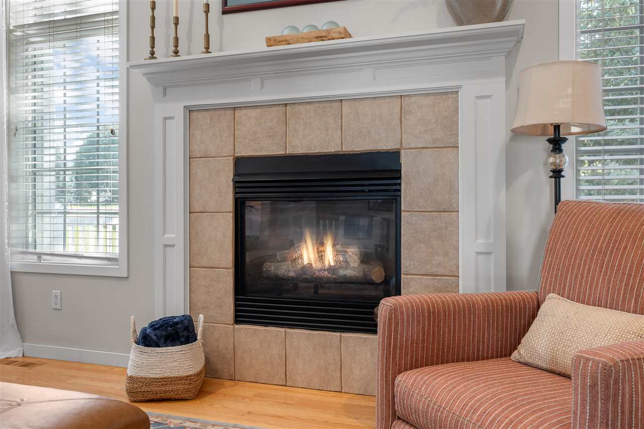 2700 Oakmont Ct