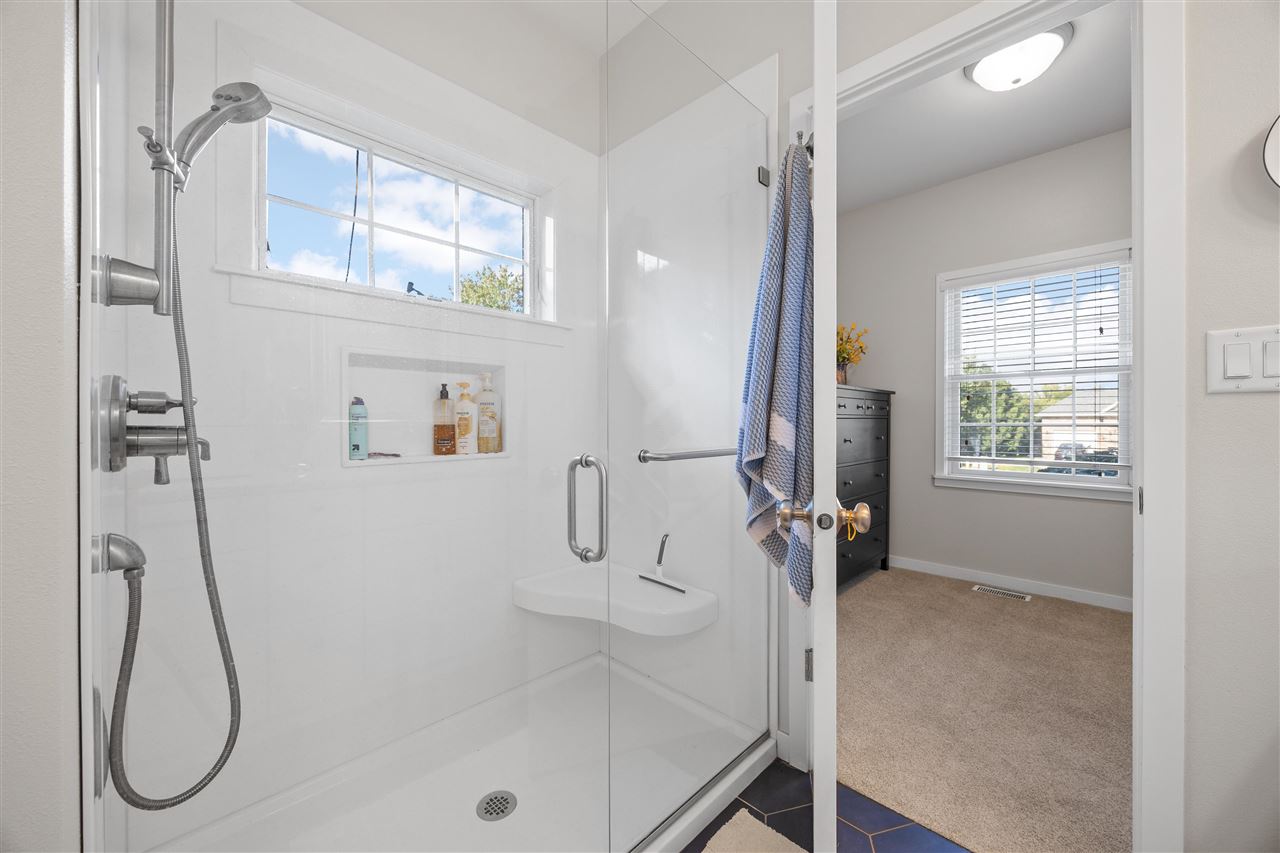 2700 Oakmont Ct