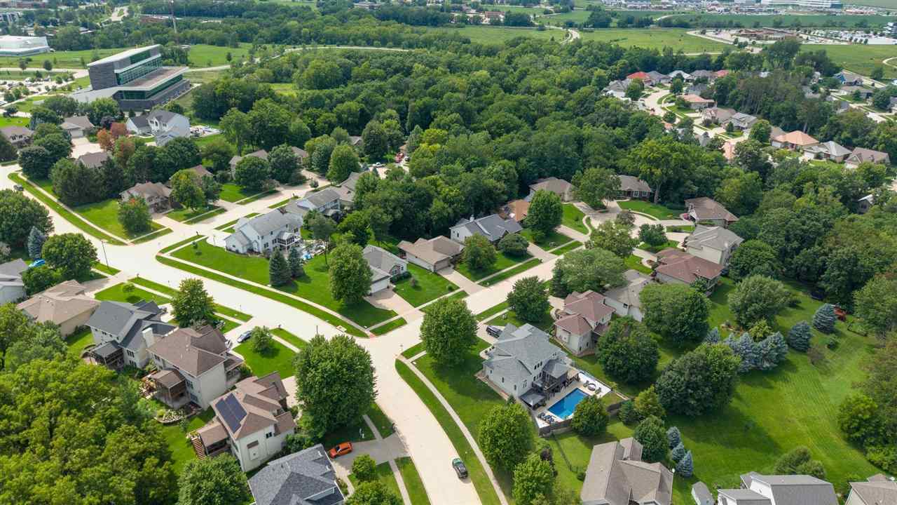 2700 Oakmont Ct